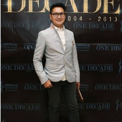 Denny Wirawan, Berawal Hanya Modal Nekat Kini Jadi Desainer Sukses