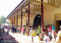 Naik Kereta Api di Ranah Minang, Memang Beda