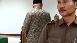 Ini Bantahan Tri Soal Duit THR Sutan Bhatoegana