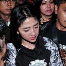 Dewi Persik Dipenjara, Sang Kakak Lapor Ke Komisi Yudisial