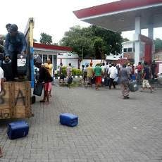 Kesulitan Beli Solar, Nelayan Situbondo Mengamuk di SPBU