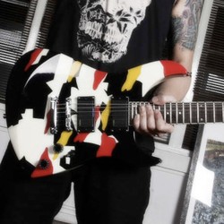 Gitar Radix Terbang Sampai Eropa, Omzetnya Rp 250 Juta/Bulan