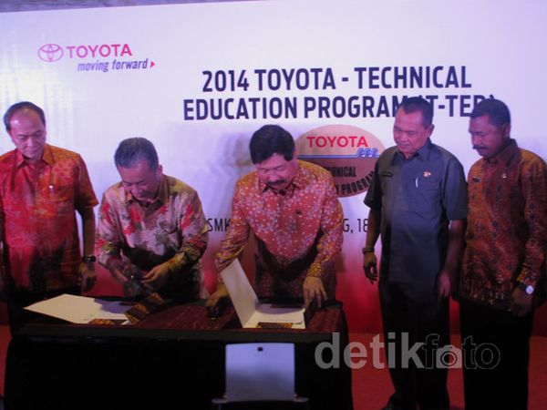 Toyota Gaet Anak-Anak SMK 