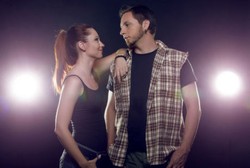 Studi: Saat Berovulasi, Wanita Lebih Tertarik Pria Macho