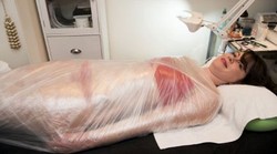 Shrinking Violet, Cara Instan Kecilkan Lingkar Pinggang dengan Plastik