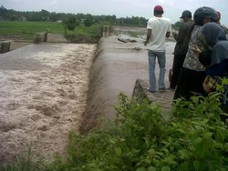 Mbah Rono: Yang Mengalir di Kelud Lahar Hujan, Bukan Lahar Dingin