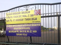 Usai Razia, PKL di Monas Berjualan dengan Malu-Malu Kucing