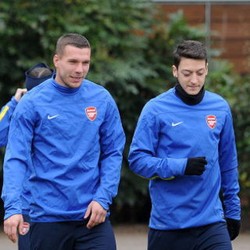 Perang Komentar Wenger-Mourinho Tak Akan Ganggu Fokus Arsenal