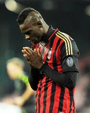 Balotelli Masih Mencari Gol Pertamanya ke Klub Spanyol