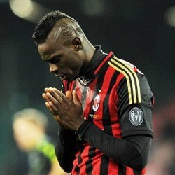 Balotelli Masih Mencari Gol Pertamanya ke Klub Spanyol