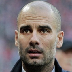 Wenger Disebut Spesialis Kegagalan, Guardiola Membela