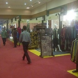 Ratusan Kain Songket dan Batik Mejeng di JCC Senayan