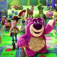 Disney Dituntut untuk Pelukan Beruang Lotso