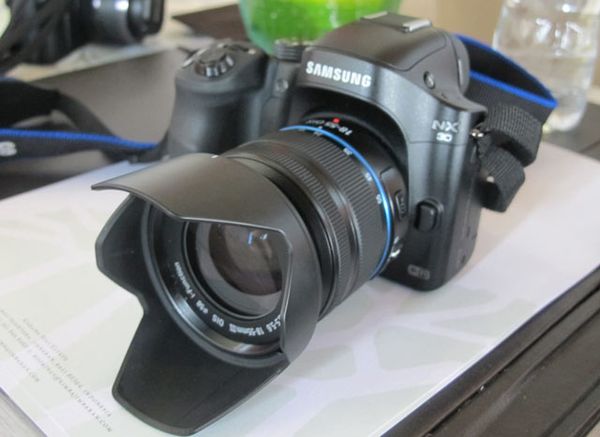 Mengulik Gaya Klasik Galaxy NX30
