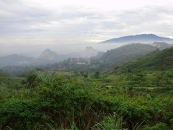 Bukit Karst di Citatah, Keren Banget!