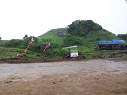 Disertai Hujan Badai, Puncak Festival Bau Nyale Dimulai