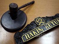 Dul Tak Hadir, Sidang Ditunda
