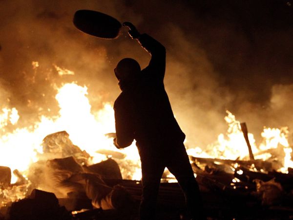 Demonstrasi di Ukraina Memanas Demonstrasi di Ukraina Memanas