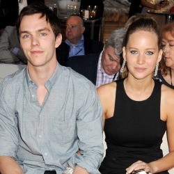 Makin Serius, Jennifer Lawrence dan Nicholas Hoult Beli Rumah Bersama