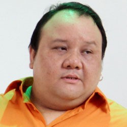 Ketika Rony Dozer Menjadi Host Ajang Pencarian Model