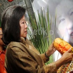 Curhat Mari Pangestu: Dimarahi Suami Karena Hobi Belanja