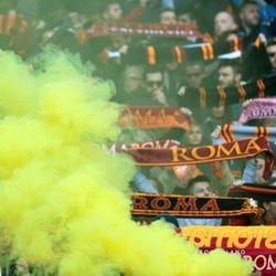 Nyanyian Fans Bikin Roma Dapat Sanksi Lagi