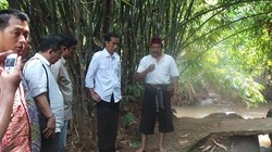 Tinjau Pengolahan Sampah yang Dikelola Warga di Cilandak, Jokowi: Pasti Dibantu