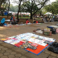 Tak Gentar dengan Penertiban, PKL Kembali Buka Lapak di Monas