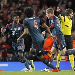 Serangan Bayern yang Variatif dan Dua Peran Lahm