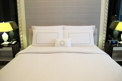 Tidur di The Trans Luxury Hotel, Serasa di Atas Awan!