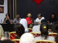 Sarasehan Seniman di Gedung Chadranaya