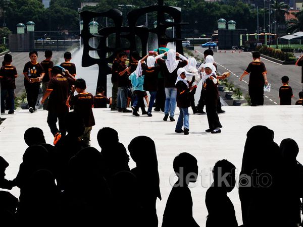 Tamu Kecil di Gedung DPR