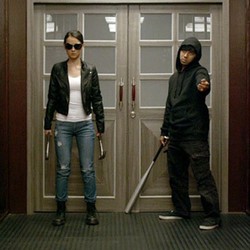 Gareth Evans Ungkap Latar Belakang Baseball Bat Man dan Hammer Girl