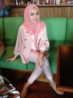 Mengenal Lebih Dekat dengan Si Cantik Ria Miranda Melalui Buku Passhion!