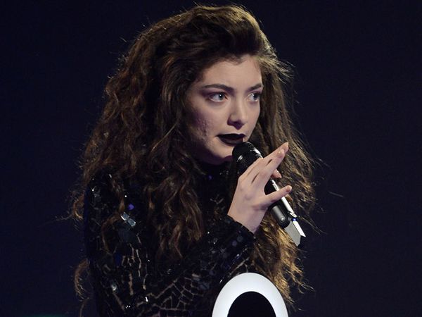Lorde Tampil Gotik