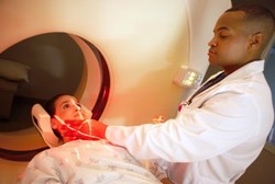 Tak Perlu Takut, Ibu Hamil Aman Lakukan Pemeriksaan MRI