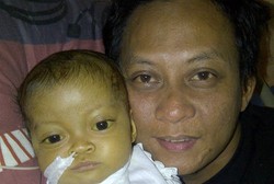 Tri Berharap Bisa Bawa Berobat Bayi dengan Atresia Bilier Ini ke Korea