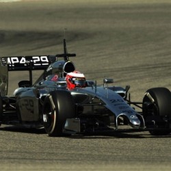 Magnussen Tercepat di Hari Kedua