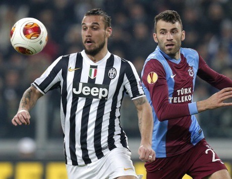 Juve Tundukkan Trabzonspor 2-0