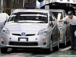 Prius Masih Jadi Rajanya Mobil Ramah Lingkungan