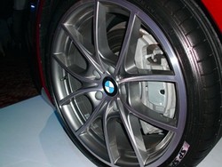 BMW: Pelek Alloy Bakal Usang