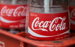 Orang Amerika Kurangi Minum Soda, Laba Coca-Cola Turun