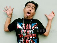 Pose Kocak Bopak Castello