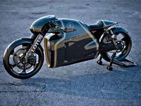 Motor Pertama Lotus