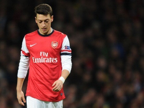 Lewat Facebook, Oezil Minta Maaf