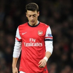 Lewat Facebook, Oezil Minta Maaf