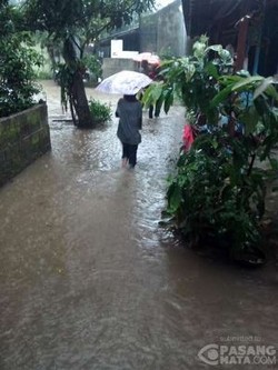Air Kali Meluap, Ciganjur Terendam banjir
