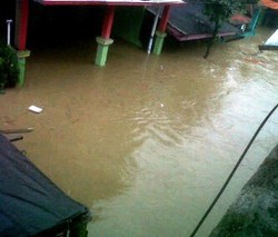 Tanggul Jebol, Perumahan Pondok Gede Permai Bekasi Banjir 2,5 Meter