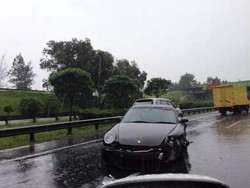 Ini Penampakan Porsche Hitam yang Remuk di Tol Cikampek