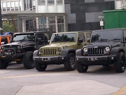 Komunitas JK Owners Jeep Wrangler Jatim Peduli Bencana Kelud